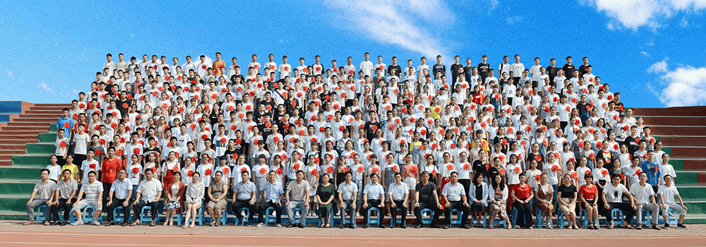 2018年中考被?？h一中錄取的364名科達(dá)學(xué)子齊聚一堂合影留念