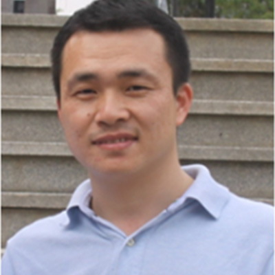 　　劉名卓  　　華東師范大學開放教育學院國際合作教育中心主任，全國信息技術標準化委員會教育技術分技術委員會專家委員。